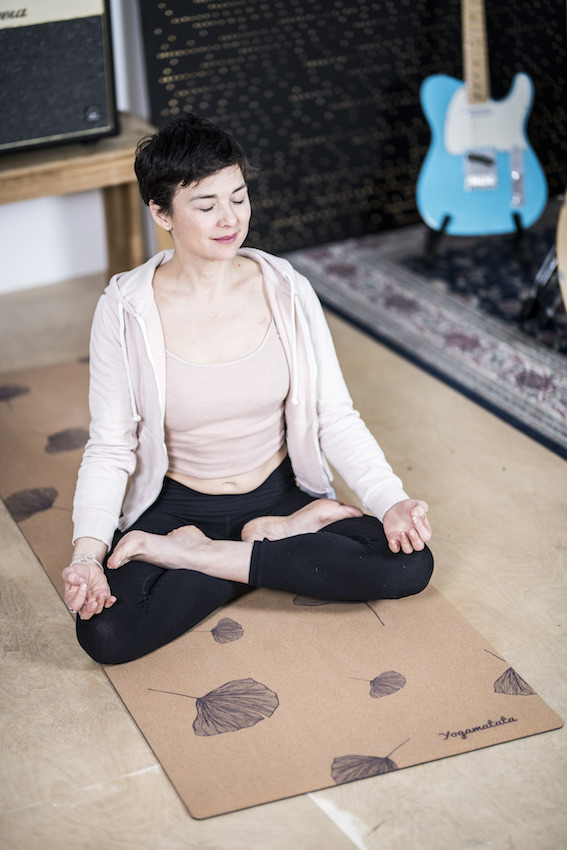 Yoga green : les plus belles marques de vêtements et de tapis de yoga écologiques et éthiques ! #yoga #yogafrance #franceyoga #tapisdeyoga #yogamour #modeéthique #onestpret #ilestencoretemps #developpementdurable